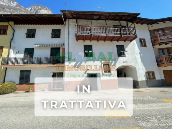 Grigno – 2 case terra-tetto con cortile, deposito e terreno di pertinenza in vendita