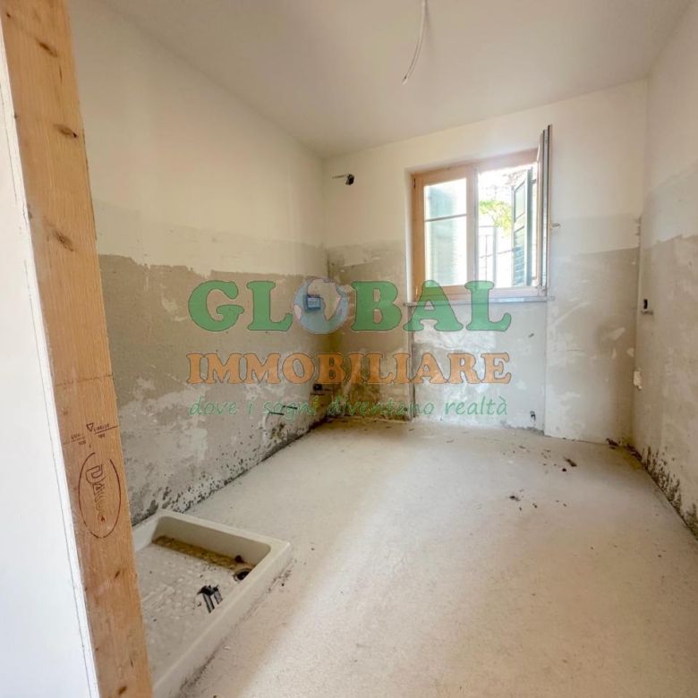 Ronchi Valsugana – Appartamento ristrutturato con garage, posto auto e cantina in vendita
