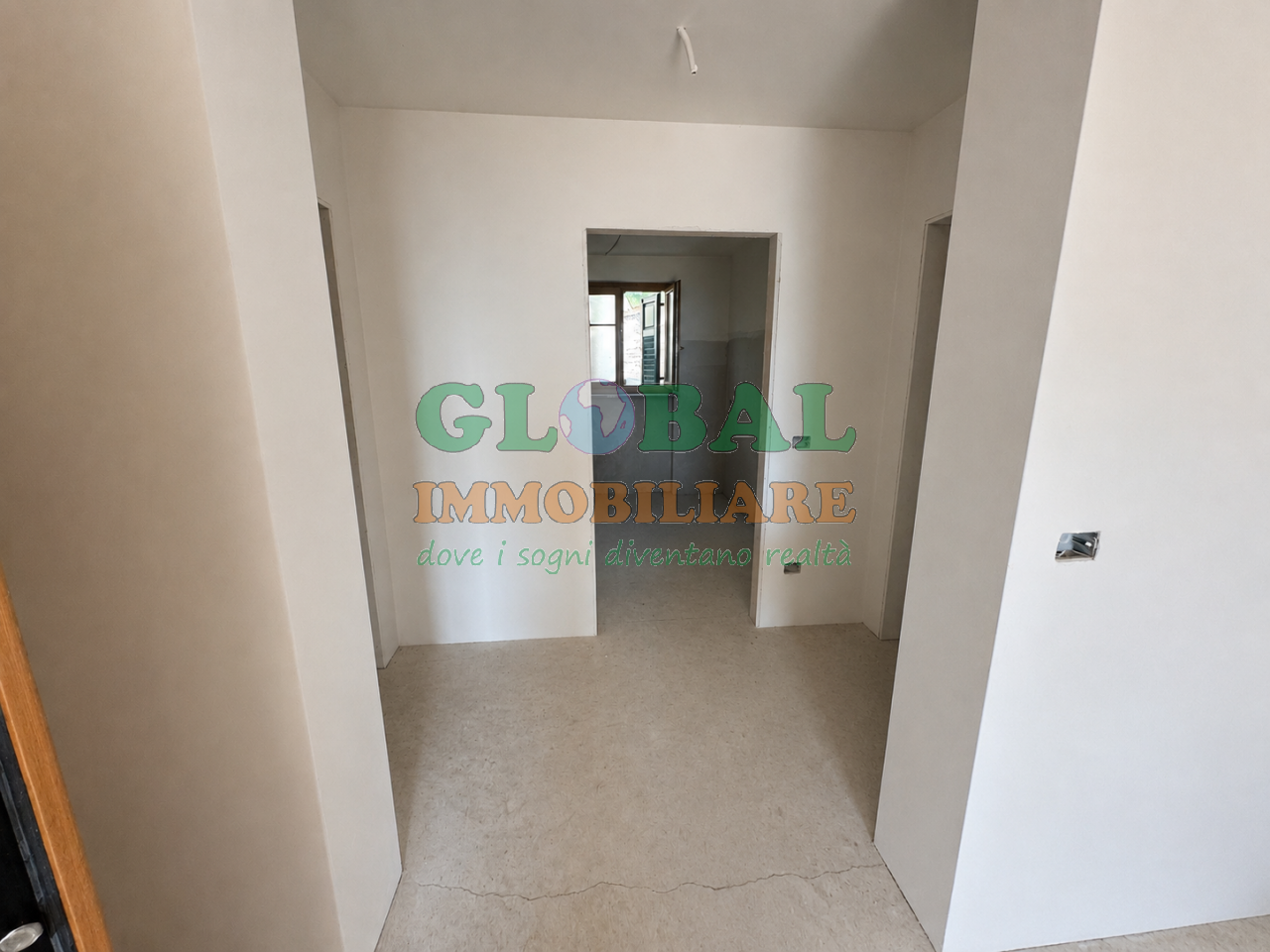 Ronchi Valsugana – Appartamento ristrutturato con garage, posto auto e cantina in vendita