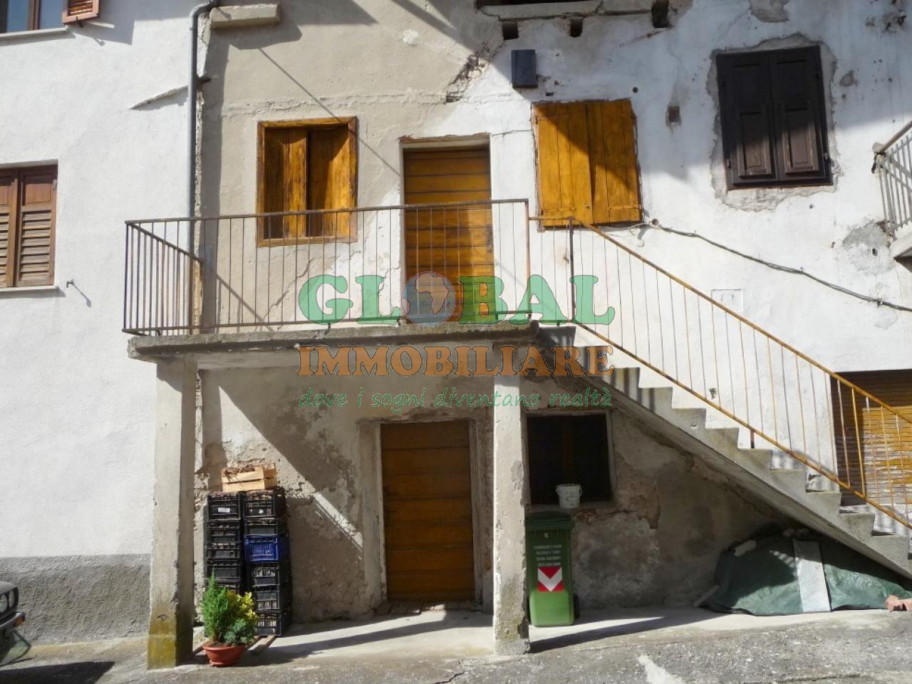 Grigno – edificio terra-tetto da ristrutturare