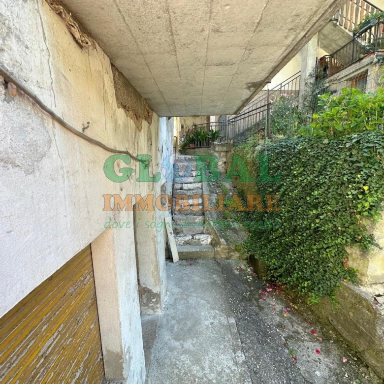 Grigno – edificio terra-tetto da ristrutturare