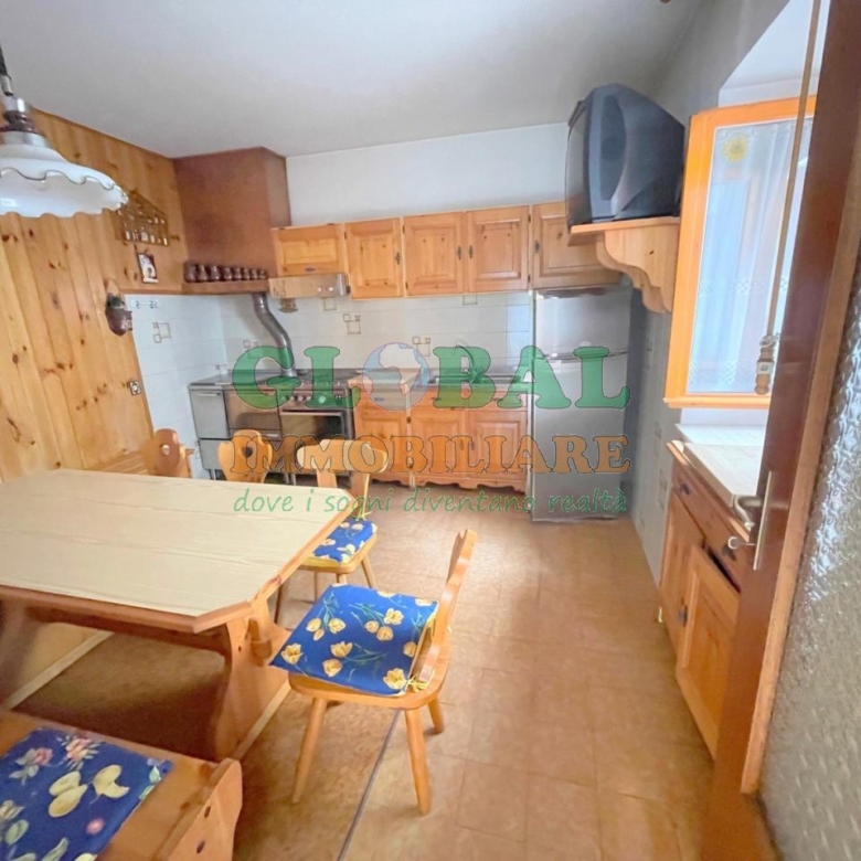 Grigno Frazione Tezze – porzione di casa su 3 piani
