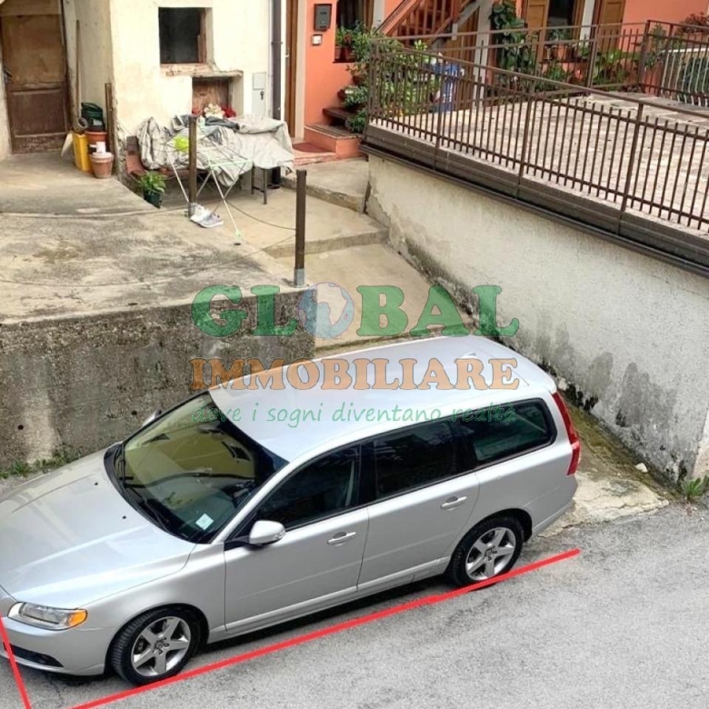Grigno Frazione Tezze – porzione di casa su 3 piani