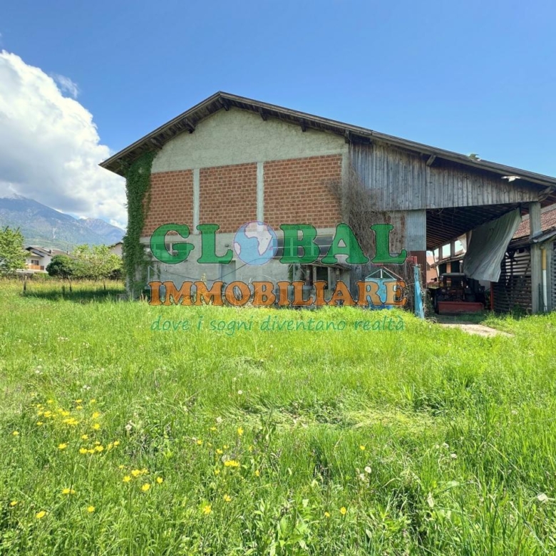 Castelnuovo – stalla con terreno