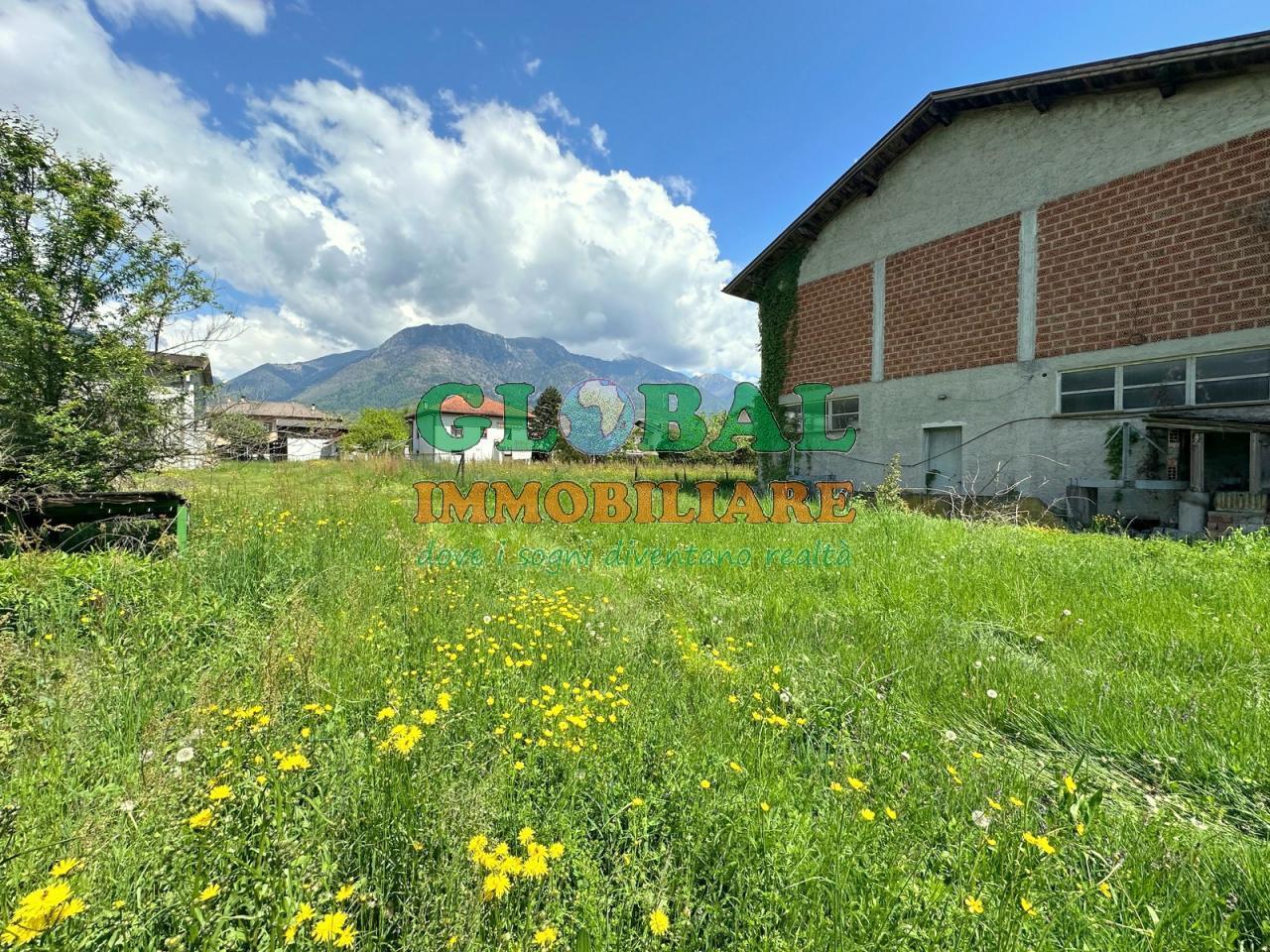 Castelnuovo – stalla con terreno