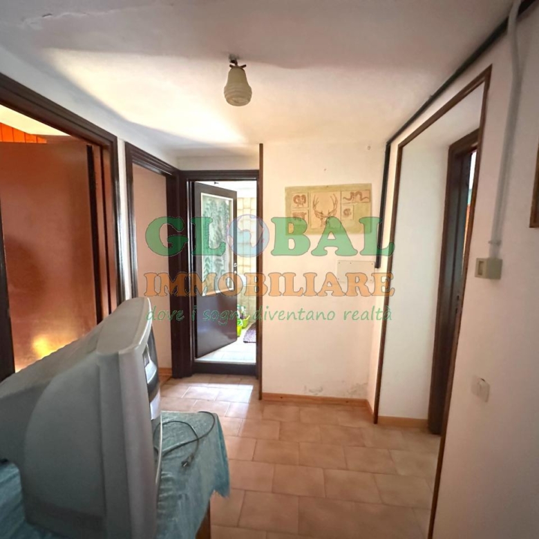 Enego -grande appartamento con cortile comune