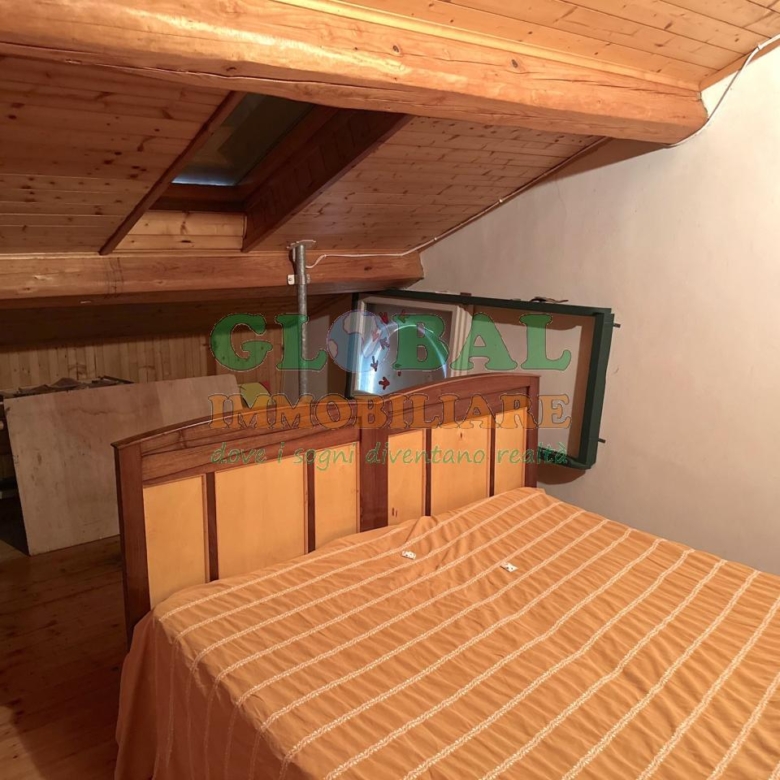 Enego -grande appartamento con cortile comune