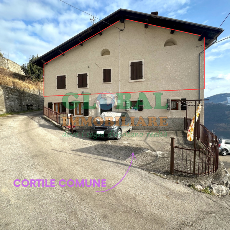 Enego -grande appartamento con cortile comune