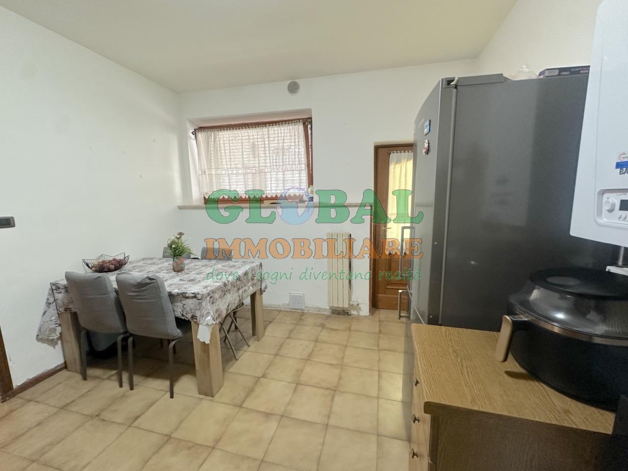 Grigno Ampio appartamento su due livelli con garage, terrazzo e possibilità di ricavare due unità abitative a Tezze di Grigno