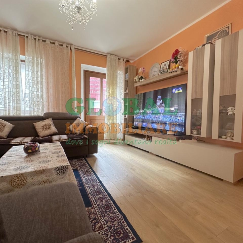 Grigno Ampio appartamento su due livelli con garage, terrazzo e possibilità di ricavare due unità abitative a Tezze di Grigno