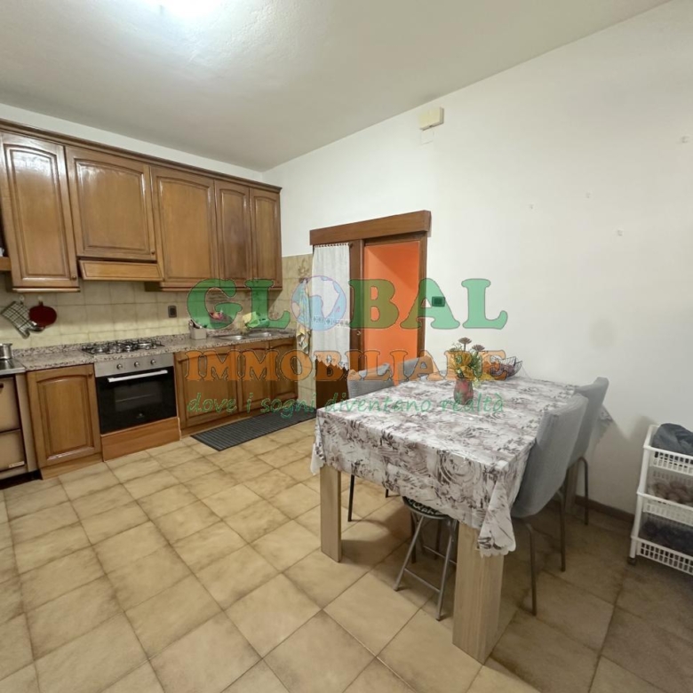 Grigno Ampio appartamento su due livelli con garage, terrazzo e possibilità di ricavare due unità abitative a Tezze di Grigno