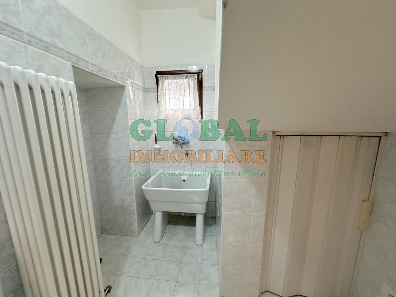 Grigno Ampio appartamento su due livelli con garage, terrazzo e possibilità di ricavare due unità abitative a Tezze di Grigno