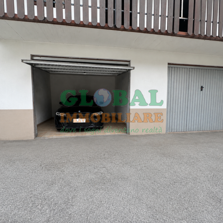 Grigno Ampio appartamento su due livelli con garage, terrazzo e possibilità di ricavare due unità abitative a Tezze di Grigno