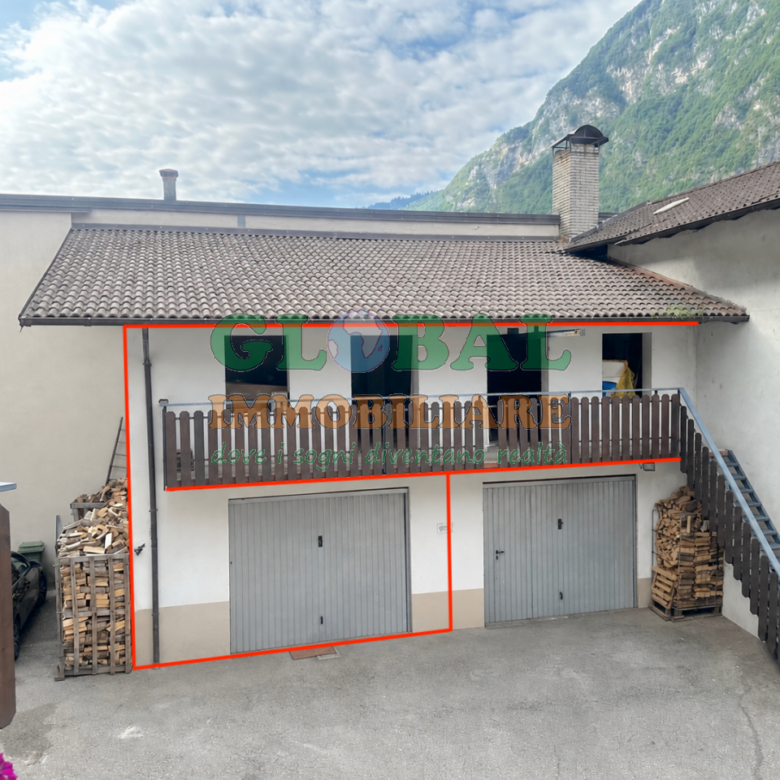 Grigno Ampio appartamento su due livelli con garage, terrazzo e possibilità di ricavare due unità abitative a Tezze di Grigno