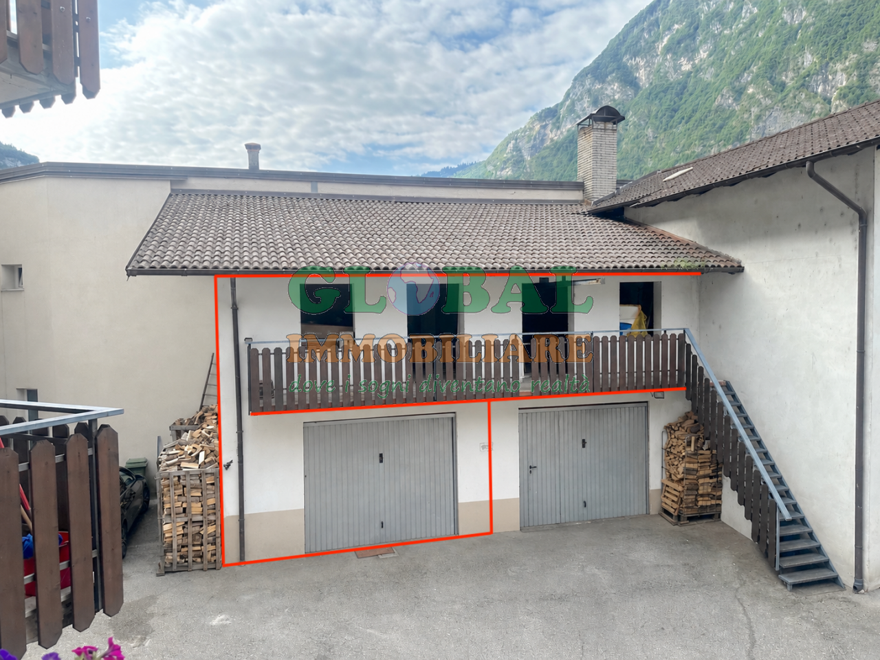 Grigno Ampio appartamento su due livelli con garage, terrazzo e possibilità di ricavare due unità abitative a Tezze di Grigno