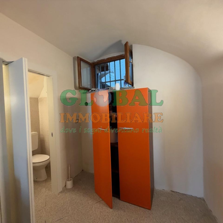 Borgo Valsugana – UFFICIO/NEGOZIO con servizi igienici