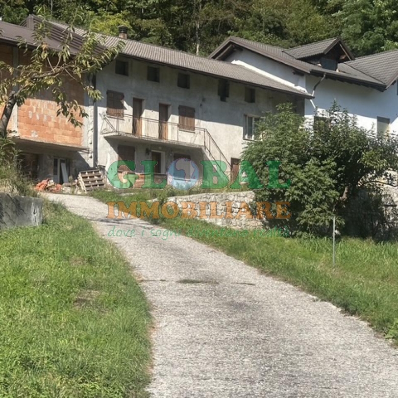 Ospedaletto (TN) Porzione di casa terra-tetto con vista panoramica sulla Valsugana