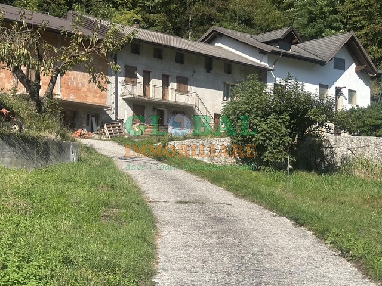 Ospedaletto (TN) Porzione di casa terra-tetto con vista panoramica sulla Valsugana