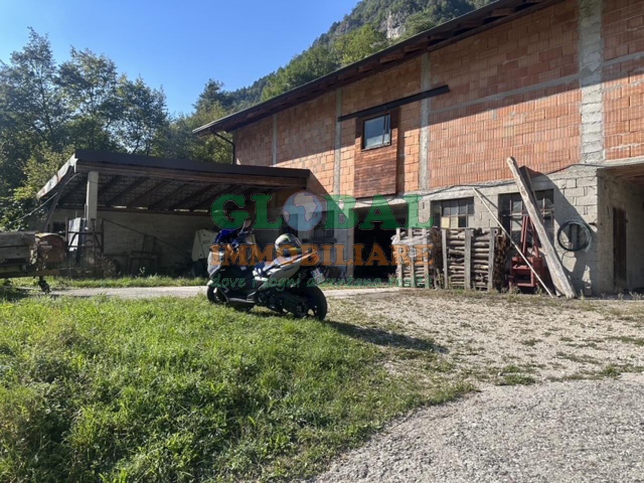 Ospedaletto (TN) Porzione di casa terra-tetto con vista panoramica sulla Valsugana
