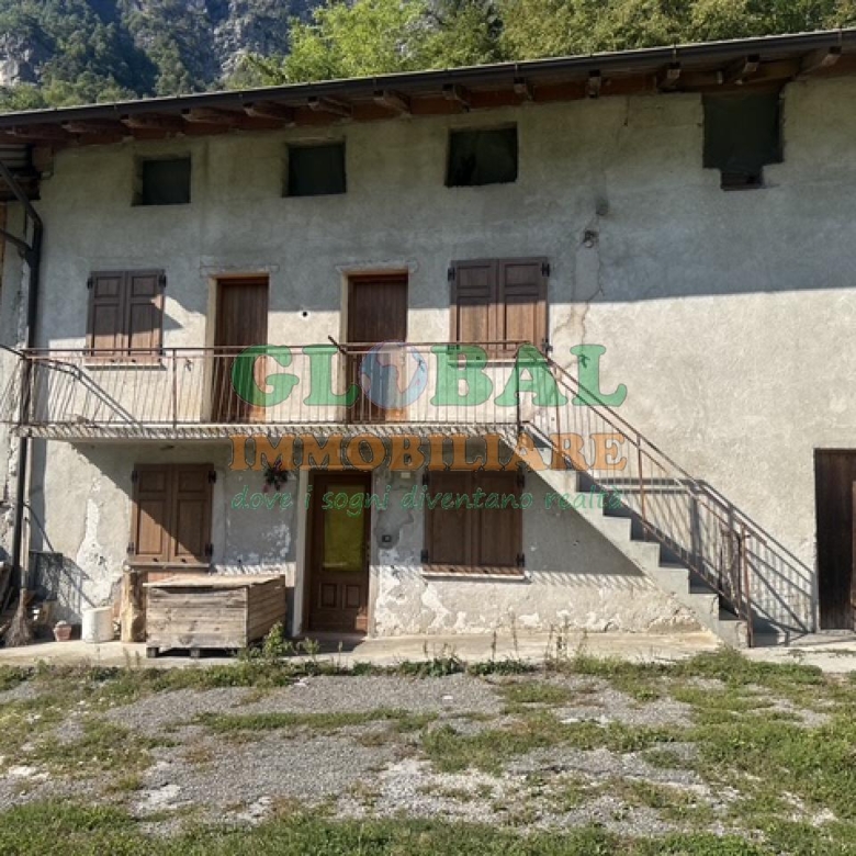 Ospedaletto (TN) Porzione di casa terra-tetto con vista panoramica sulla Valsugana