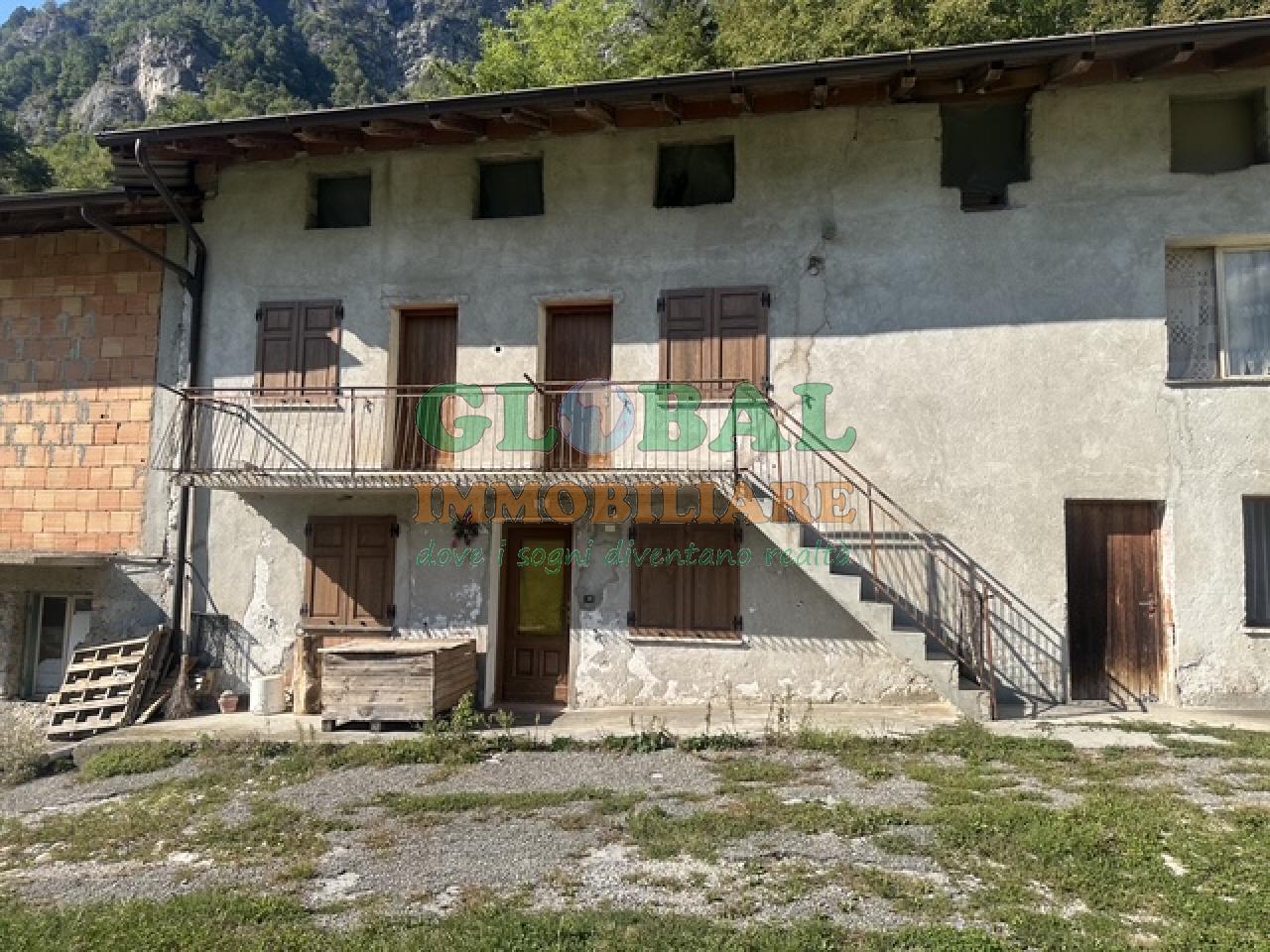 Ospedaletto (TN) Porzione di casa terra-tetto con vista panoramica sulla Valsugana