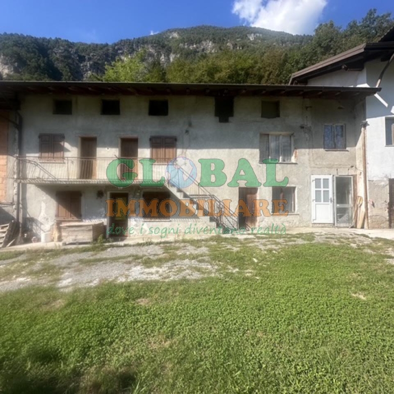 Ospedaletto (TN) Porzione di casa terra-tetto con vista panoramica sulla Valsugana