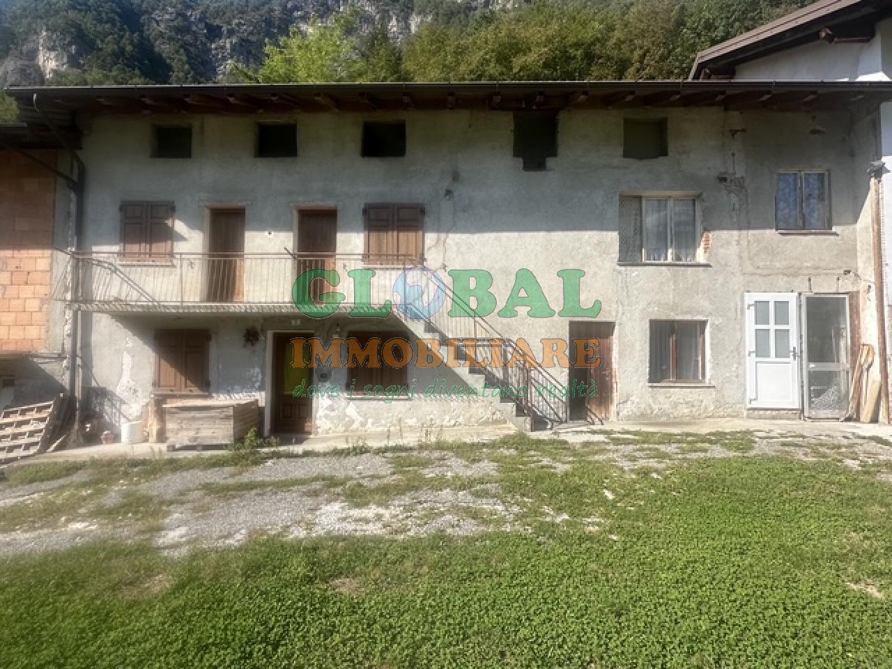 Ospedaletto (TN) Porzione di casa terra-tetto con vista panoramica sulla Valsugana