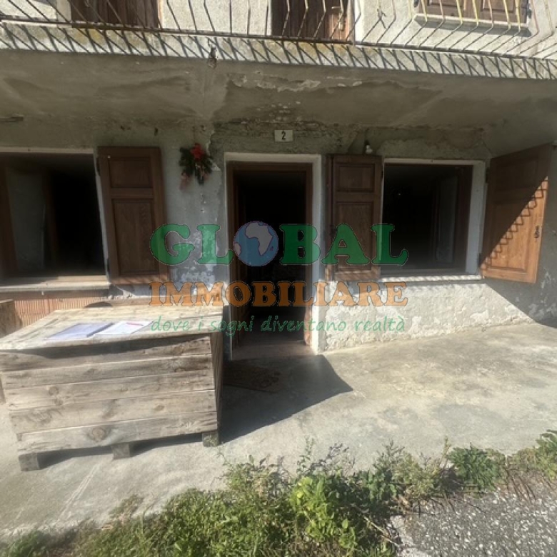 Ospedaletto (TN) Porzione di casa terra-tetto con vista panoramica sulla Valsugana