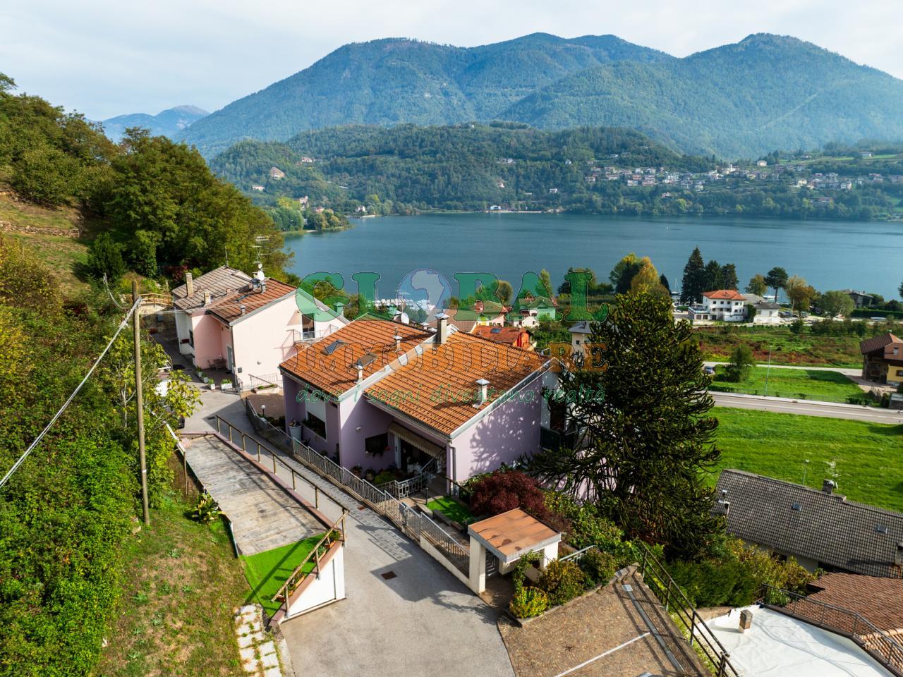 Pergine VALCANOVER – PRESTIGIOSO APPARTAMENTO DI AMPIE DIMENSIONI CON VISTA MOZZAFIATO SUL LAGO DI CALDONAZZOo