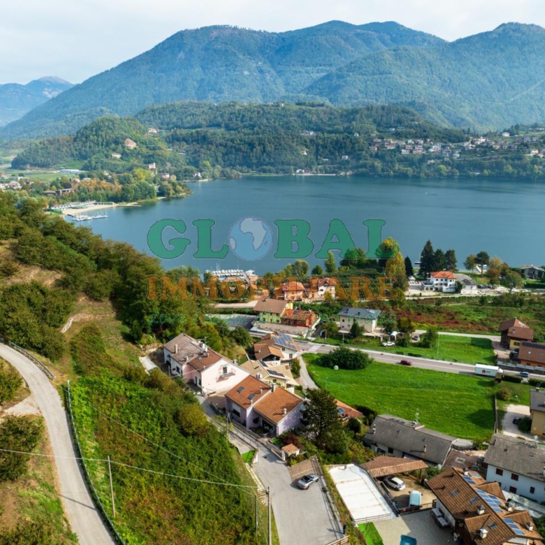 Pergine VALCANOVER – PRESTIGIOSO APPARTAMENTO DI AMPIE DIMENSIONI CON VISTA MOZZAFIATO SUL LAGO DI CALDONAZZOo