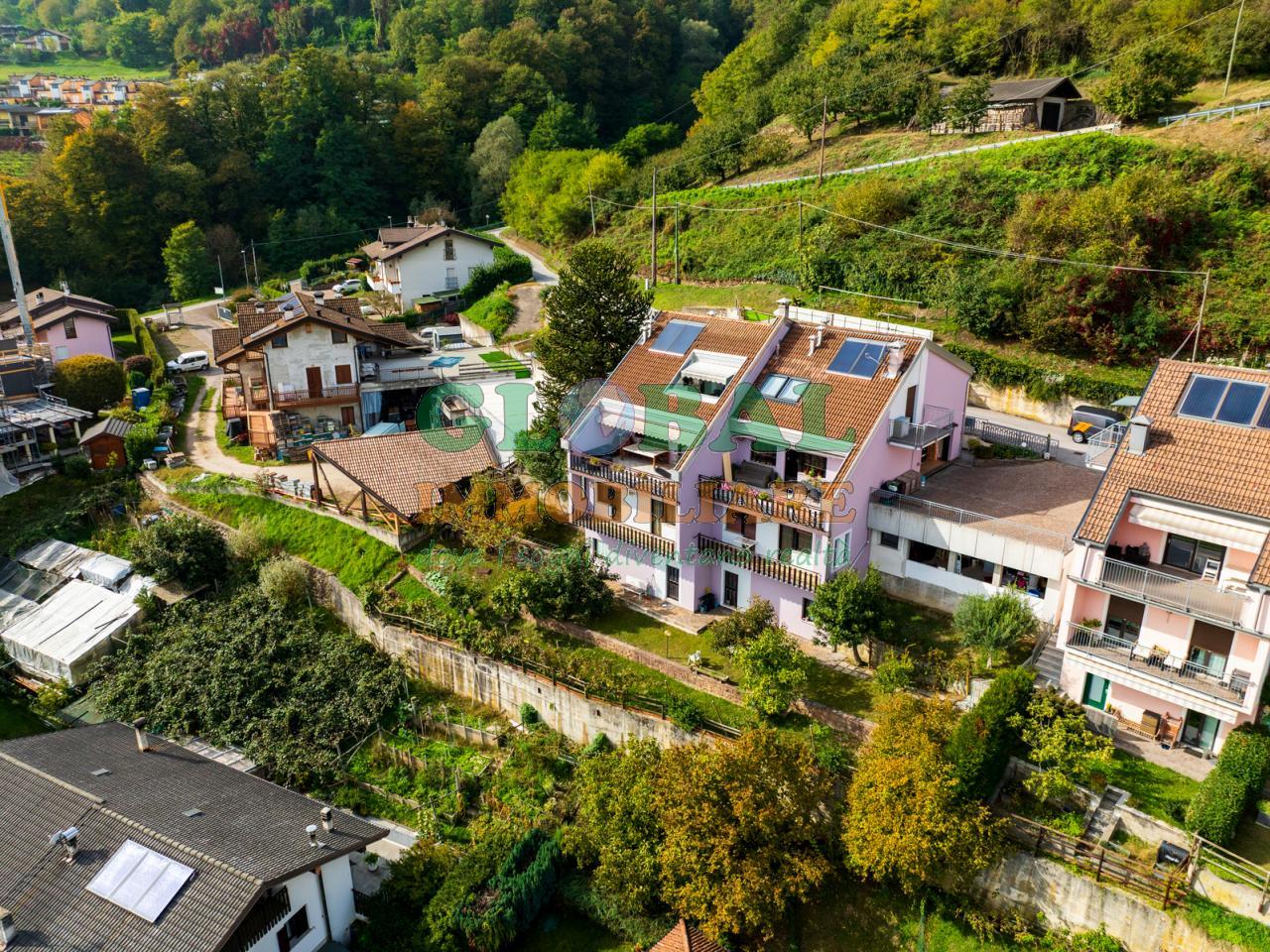 Pergine VALCANOVER – PRESTIGIOSO APPARTAMENTO DI AMPIE DIMENSIONI CON VISTA MOZZAFIATO SUL LAGO DI CALDONAZZOo