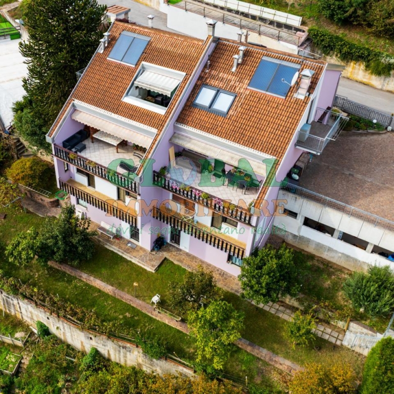 Pergine VALCANOVER – PRESTIGIOSO APPARTAMENTO DI AMPIE DIMENSIONI CON VISTA MOZZAFIATO SUL LAGO DI CALDONAZZOo