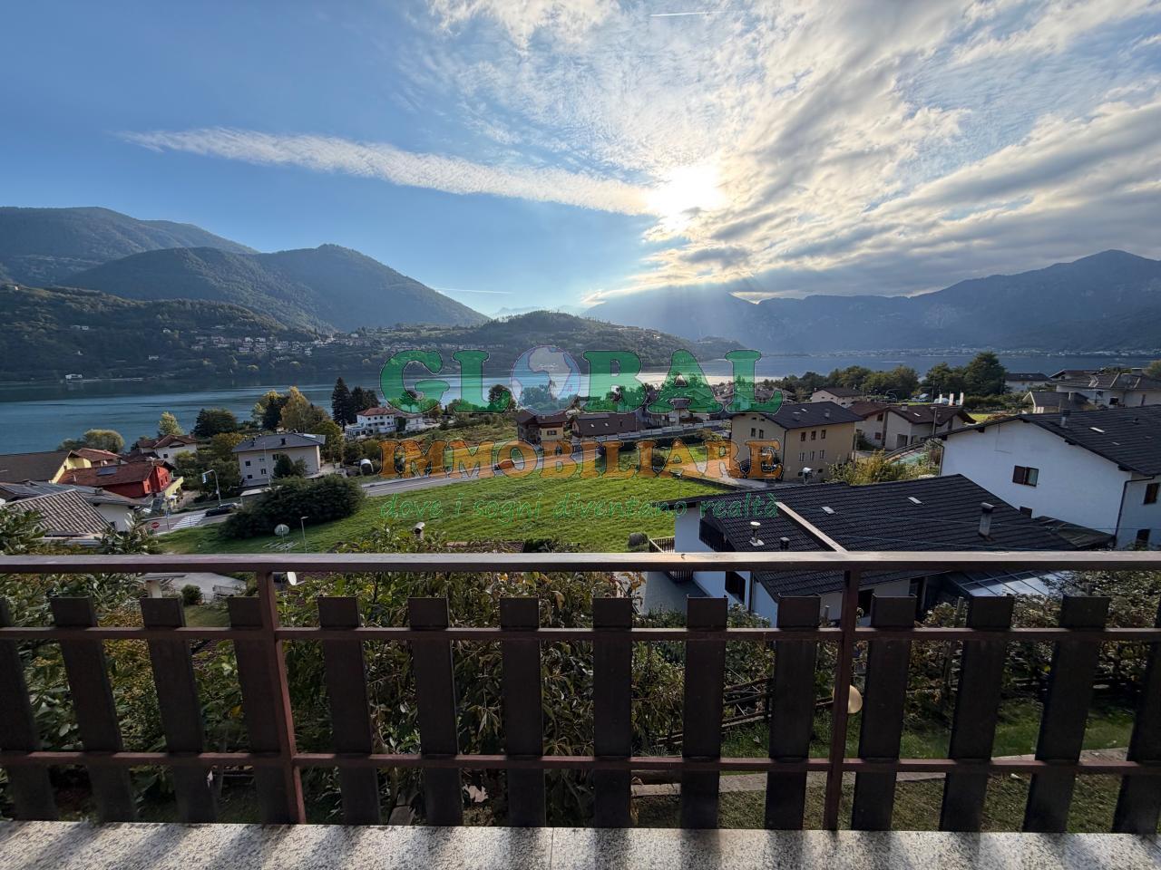 Pergine VALCANOVER – PRESTIGIOSO APPARTAMENTO DI AMPIE DIMENSIONI CON VISTA MOZZAFIATO SUL LAGO DI CALDONAZZOo