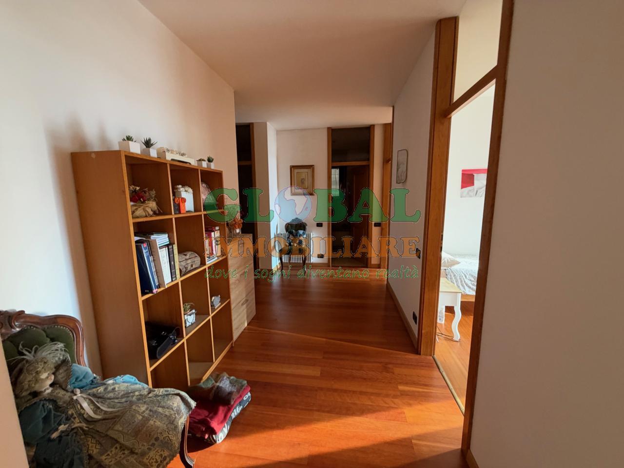 Pergine VALCANOVER – PRESTIGIOSO APPARTAMENTO DI AMPIE DIMENSIONI CON VISTA MOZZAFIATO SUL LAGO DI CALDONAZZOo