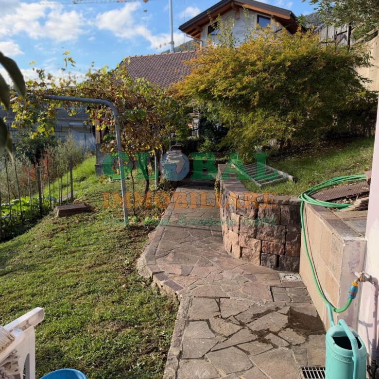 Pergine VALCANOVER – PRESTIGIOSO APPARTAMENTO DI AMPIE DIMENSIONI CON VISTA MOZZAFIATO SUL LAGO DI CALDONAZZOo